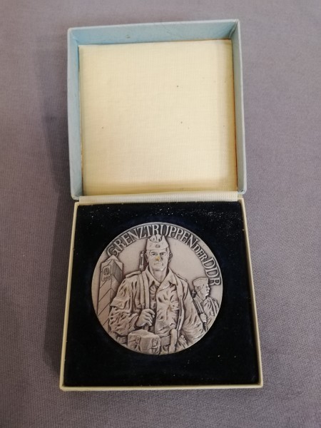 DDR Grenztruppen der DDR NVA Medaille für den Schutz der Arbeiter und Bauernmacht