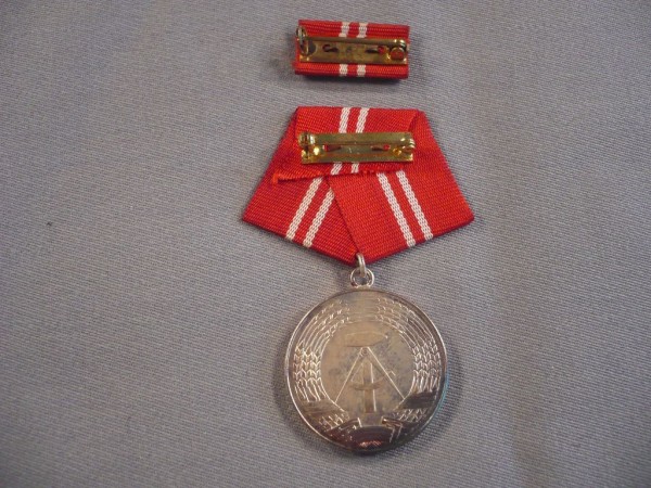 Medaille für Treue Dienste in den Kampfgruppen der Arbeiterklasse in Silber