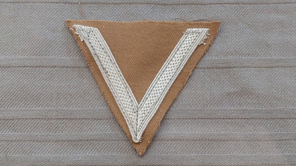 Dienstgradabzeichen Luftwaffe Gefreiter/ Gefreitenwinkel silber auf khaki
