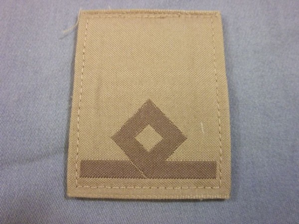 Dienstgradabzeichen Leutnant/ Sottotenente auf khaki