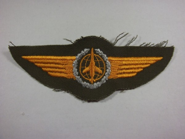 Tätigkeitsabzeichen, Kampfbeobachter (Waffensystemoffizier) silber auf oliv