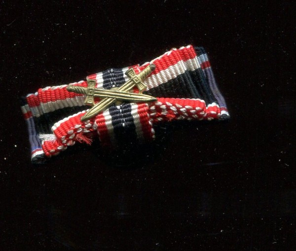 Knopflochschnalle Kriegsverdienstkreuz 2.KLasse mit Schwertern und Luftschutzehrenzeichen 2.Klasse