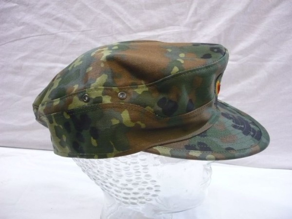 Feldmütze, Bundeswehrschnitt mit abgestepptem Schirm, Flecktarn, Größe 58