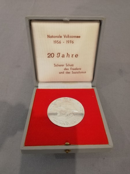 DDR Medaille NVA 20 Jahre 1956 - 1976 im Etui