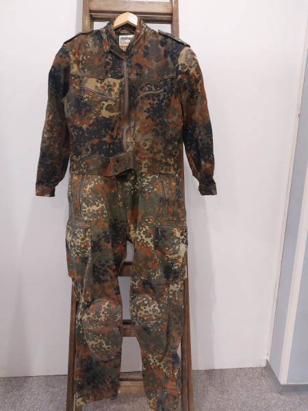 Bundeswehr Motorradkombi flecktarn Größe 4 - 165-175/105 Kradfahrer