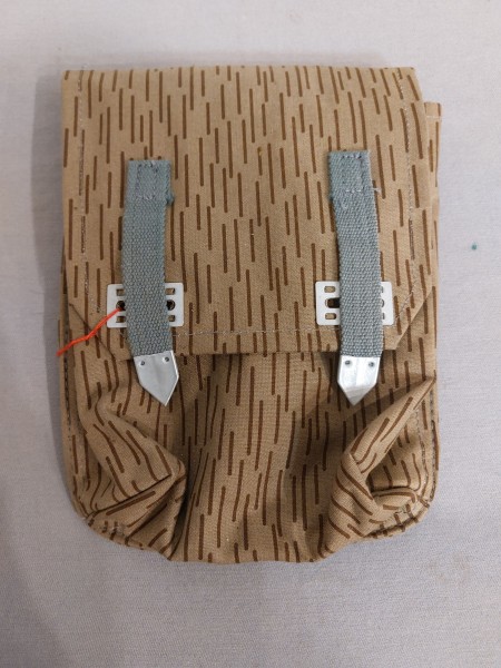 DDR Magazintasche AK 47 in Strichtarn NVA für 30 Schuss Magazine- NEU