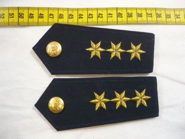 Hessen: Schulterklappen Polizei Hessen blau, 3 Sterne gold, Druckknopf Gold mit Hessen Wappen