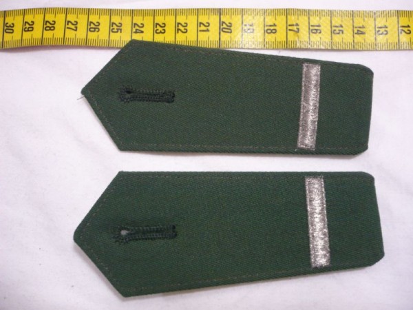 Allgemein: Schulterklappen Polizei grün, 1 Balken silber, Knopfloch