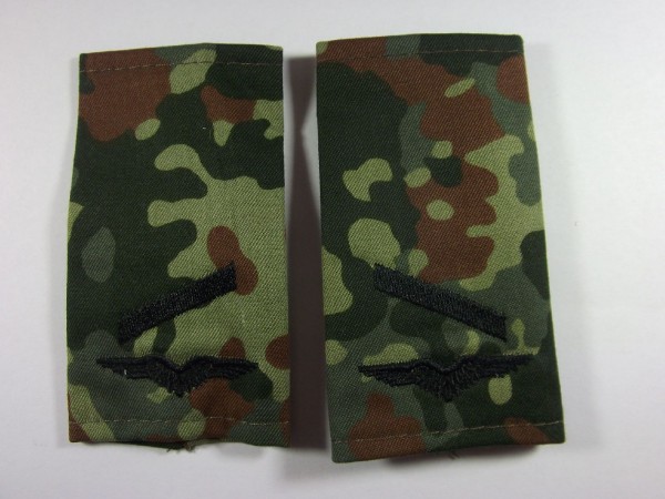Rangschlaufen Gefreiter schwarz auf Flecktarn mit Schwinge
