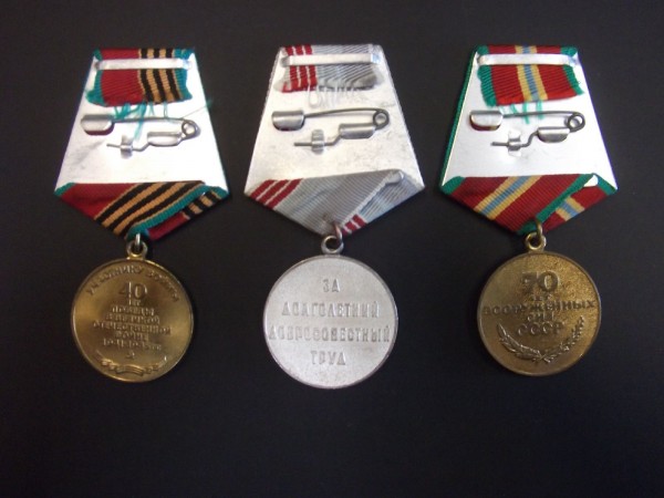 Medaille Veteran der Arbeit und 70 Jahrestag Streitkräfte der UDSSR, 40 Jahrestag Sieg über Deutschland