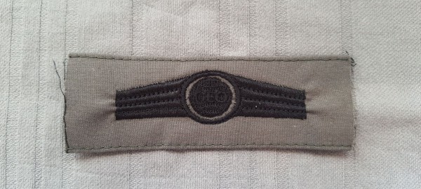 Tätigkeitsabzeichen, Militärgeographisches Personal schwarz auf oliv 