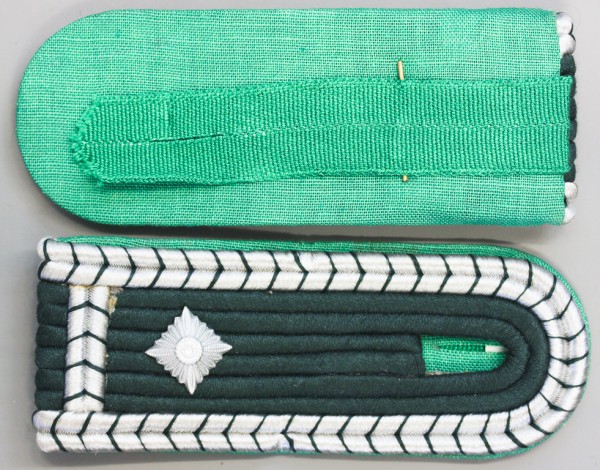 Schulterklappen, Volkspolizei- VoPo, Wacht- meister mit 1 Stern, mit Schlaufen, Neu