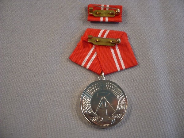 Medaille für treue Dienste in den Kampfgruppen der Arbeiterklasse, in Silber