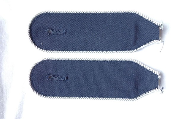 Schulterklappenauflage Offiziere blaugrau