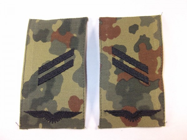 Rangschlaufen Obergefreiter schwarz auf Flecktarn mit Schwinge mit Klett