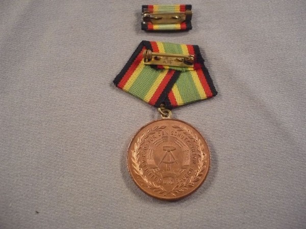 Medaille für treue Dienste in der Nationalen Volksarme, in Bronze