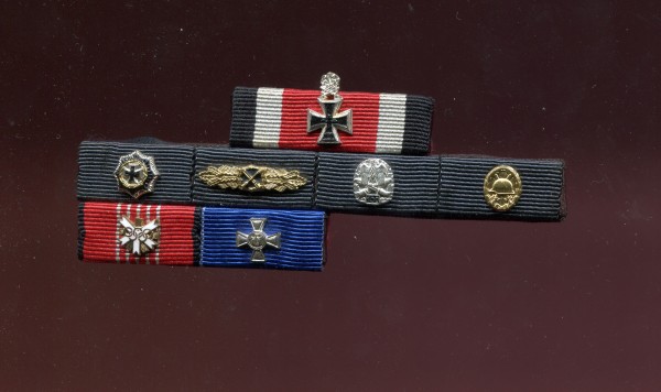Orden 1939 / 1957 Bandspange Ritterkreuz mit Eichenlaub u.Schwertern, Deutsches Kreuz in Gold etc.