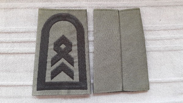 Rangschlaufen Stabsfeldwebel schwarz auf oliv