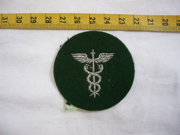 Bayern: Laufbahnabzeichen, Polizei Bayern, Merkurstab in silber Lurex maschinengestickt auf moosgrün