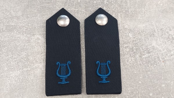 Polizei Schulterklappen blau 1 blaue Lyra 27mm, Druckknopf silber geätzt