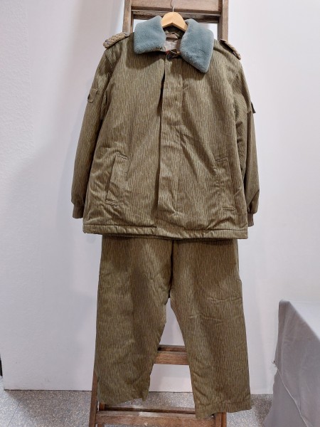 DDR Jacke und Hose Strichtarn Größe g52 Winter - gefüttert Original