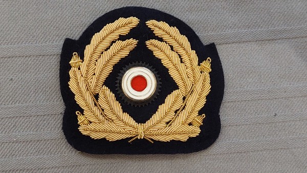 Mützenkranz mit Kokarde Kriegsmarine handgestickt auf Blau