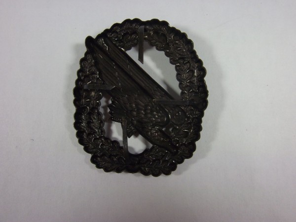 Barettabzeichen, Fallschirmjäger / Fallschirmspringer, Metall, altsilber