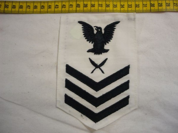 Armabzeichen für Hemden, Dienstgrad mit Laufbahnabzeichen, YN Yeoman, Petty Officer First Class