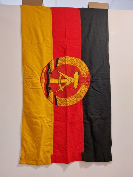 DDR Fahne Flagge Bannerfahne 75cm x 130 cm - Baumwolle