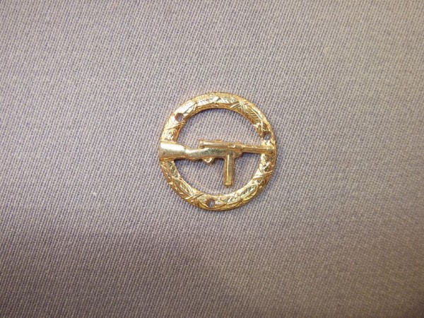 Tätigkeitsabzeichen - Qualifizierungsabzeichen, Metall, gold, Maschinenpistolenschütze