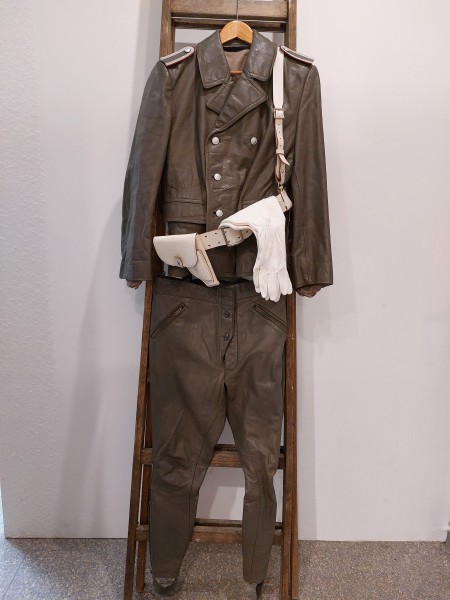 DDR Jacke und Hose der Motorrad Eskorte der Regierung - Staatssicherheit