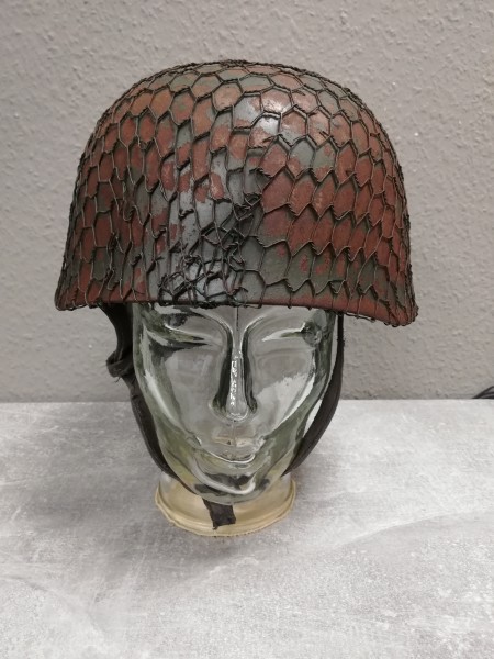 Wehrmacht Luftwaffe Fallschirmjägerhelm Stahlhelm M38 blaugrau mit beiden Abzeichen und Draht