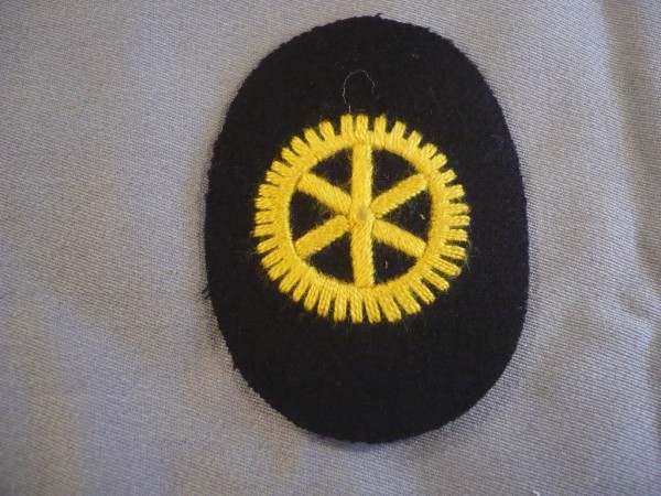 Laufbahnabzeichen für Mannschaften, Ingenieur oder Mechaniker, Kaiserliche Marine, gelb auf blau