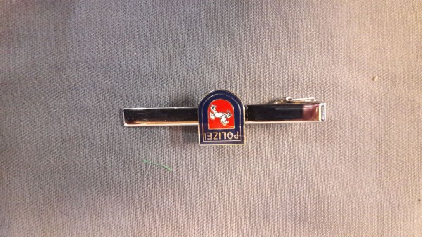 Niedersachsen: Krawattenspange mit Armabzeichen Niedersachsen neue Art blau