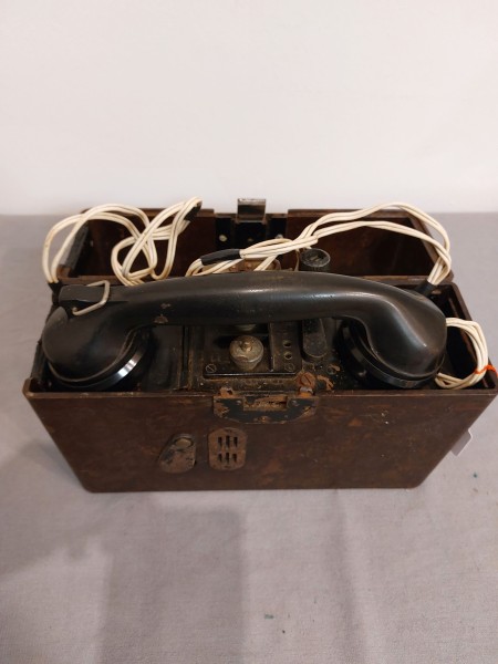 Feldtelefon / Feldfernsprecher 33 komplett mit Hörer und Kurbel 1944