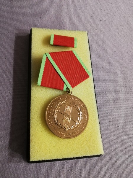 DDR Grenztruppen Verdienstmedaille der Grenztruppen der DDR in Bronze 282c