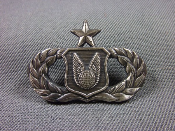 Brustabzeichen, Senior Operations Support, Air Force, Metall, altsilber