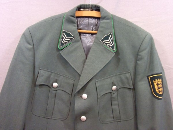 Baden-Wuerttemberg: Jacke, Dienstjacke, alte Art *+Größe 52+* mit Armabzeichen und Kragenspiegeln