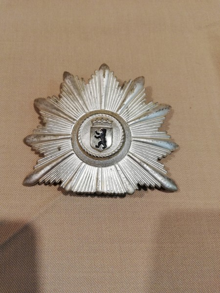 Polizei Tschakostern Berlin Offizier Original Tschako Emblem