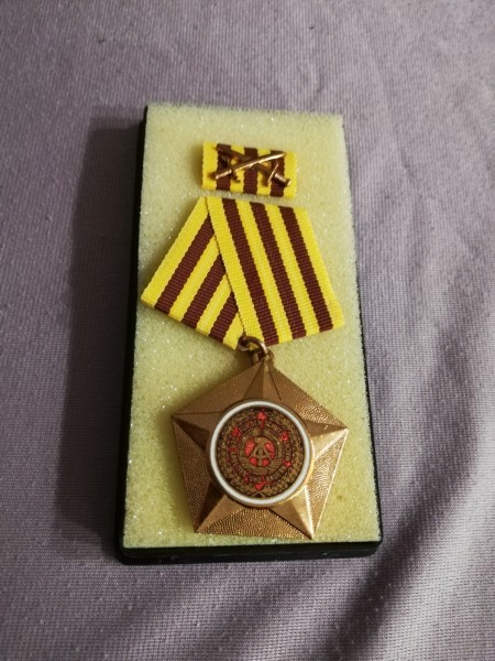 DDR Kampforden "Für Verdienste um Volk und Vaterland" Bronze 15d
