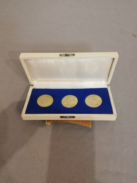 DDR Medaillen der Staatssicherheit MfS - Abel, Sorge, Schulze-Boysen im Etui