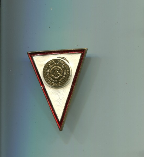 DDR Absolventenabzeichen NVA Offiziere die eine Ausbildung zum Berufsoffizier mit Diplom 476a Schrau
