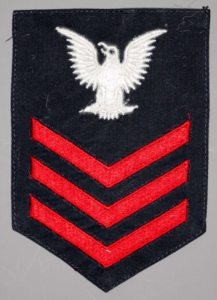 Armabzeichen für Hemden, Dienstgrad ohne Laufbahnabzeichen, Petty Officer First Class 