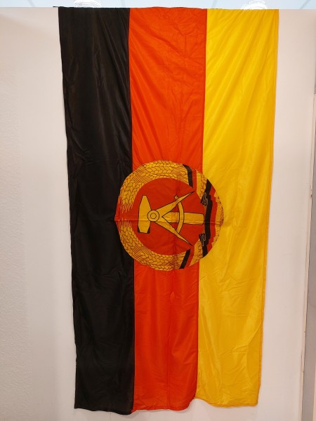 DDR Fahne Flagge der NVA - Bannerfahne 120cm x 230cm