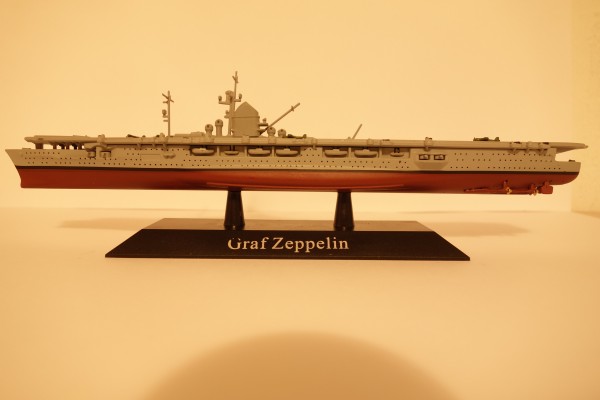 Moodellschiff Graf Zeppelin Länge 21cm