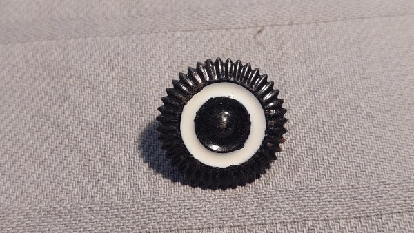 Kokarde schwarz-weiß-schwarz mit Splinten Original