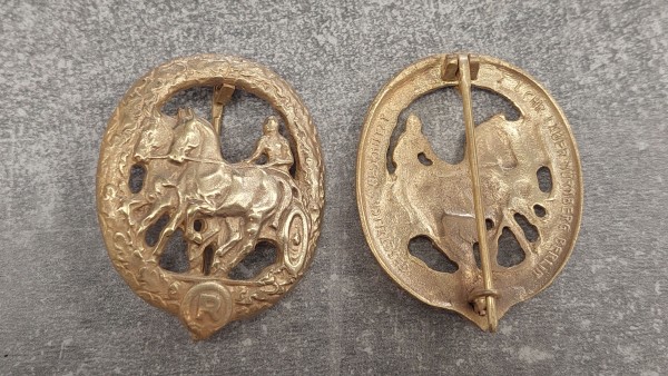 Fahrerabzeichen mit R in Gold - 3.Reich
