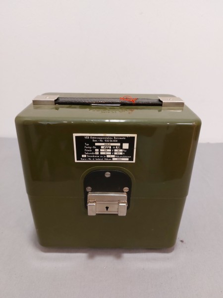DDR Ladegerät ZWL - 4/59 - inkl. 4 Taschenlampen/ Mehrzweckleuchten usw. Original