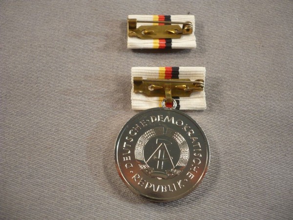 Dr Theodor Neubauer Medaille in Silber Bild ist ein Muster