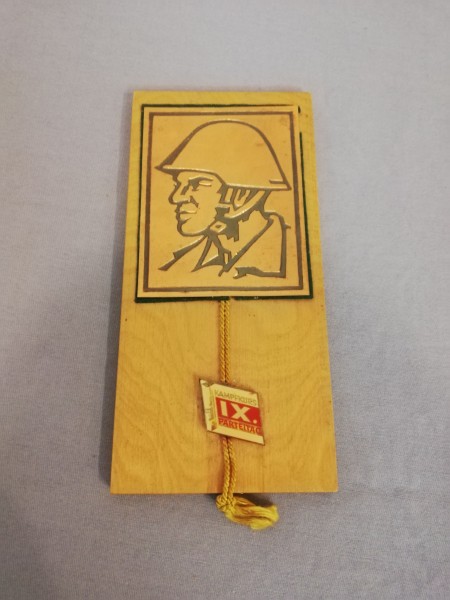 DDR Wandplatte Zur Erinnerung an den Kampfkurs IX. Parteitag